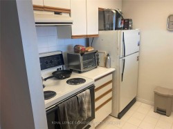 3005-99 Harbour Square Toronto, ON M5J 2H2