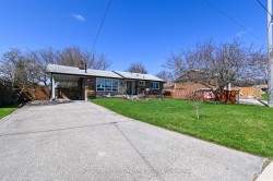 522 Rosmere Street  Oshawa, ON L1J 5H6
