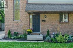 232 CEDARWOODS CRESCENT Kitchener, ON N2C 2J8