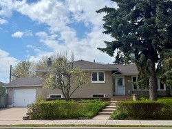 1 Charlemont Crescent Toronto, ON M1T 1M3