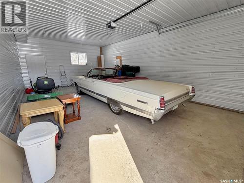 414 Lake Street, Esterhazy, SK - Indoor Photo Showing Garage