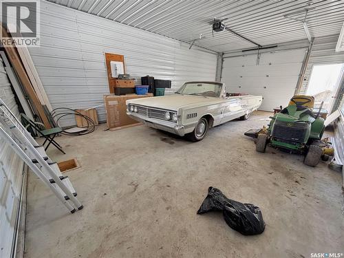 414 Lake Street, Esterhazy, SK - Indoor Photo Showing Garage
