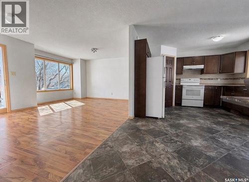 414 Lake Street, Esterhazy, SK - Indoor Photo Showing Kitchen