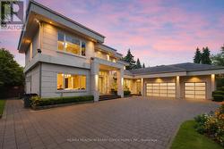 19 MARYVALE CRESCENT Richmond Hill, ON L4C 6P6