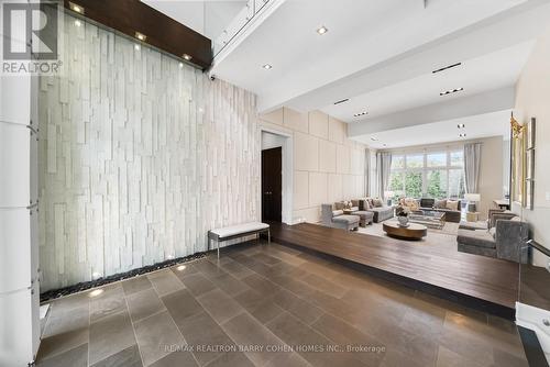 19 Maryvale Crescent, Richmond Hill, ON - Indoor Photo Showing Other Room