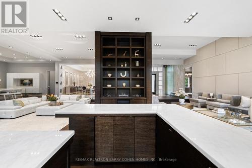 19 Maryvale Crescent, Richmond Hill, ON - Indoor Photo Showing Kitchen