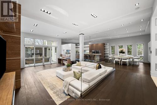 19 Maryvale Crescent, Richmond Hill, ON - Indoor Photo Showing Living Room
