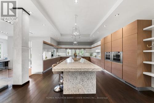 19 Maryvale Crescent, Richmond Hill, ON - Indoor
