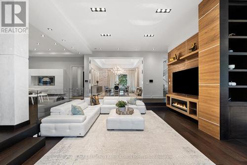 19 Maryvale Crescent, Richmond Hill, ON - Indoor Photo Showing Other Room