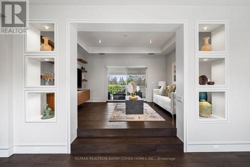 19 Maryvale Crescent, Richmond Hill, ON - Indoor Photo Showing Other Room