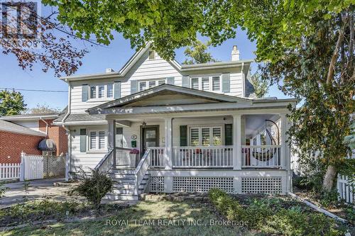 97 CENTRE STREET E  Richmond Hill, ON L4C 1A3
