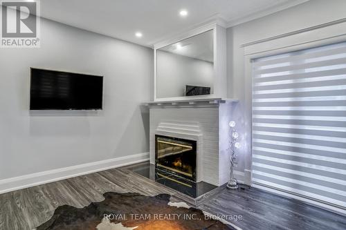 97 Centre Street E, Richmond Hill, ON - Indoor With Fireplace