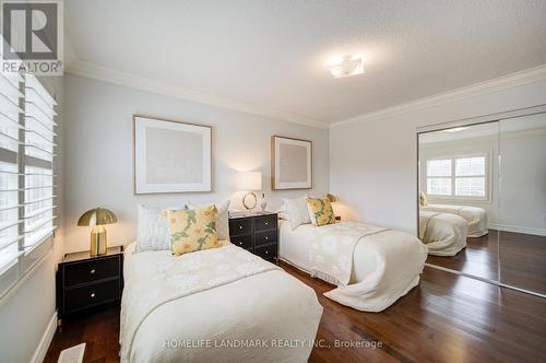 5041 Dryden Avenue, Burlington, ON - Indoor Photo Showing Bedroom