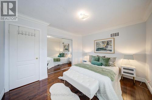 5041 Dryden Avenue, Burlington, ON - Indoor Photo Showing Bedroom