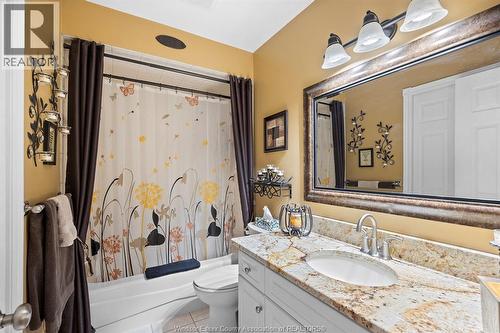 12123 Cranbrook, Tecumseh, ON - Indoor Photo Showing Bathroom