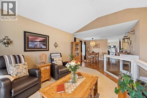 12123 Cranbrook, Tecumseh, ON - Indoor Photo Showing Living Room