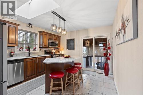 12123 Cranbrook, Tecumseh, ON - Indoor Photo Showing Kitchen