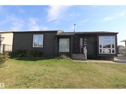 4123 136 AV NW  Edmonton, AB T5A 2N9