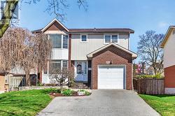 656 HILLCROFT STREET  Oshawa (Eastdale), ON L1G 7K6