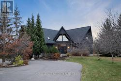 11 BRADS COURT  Ottawa, ON K2S 1V2