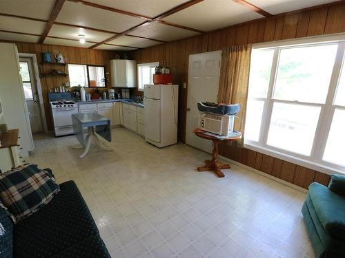 Cl4111 Winnipeg River, Kenora, ON - Indoor