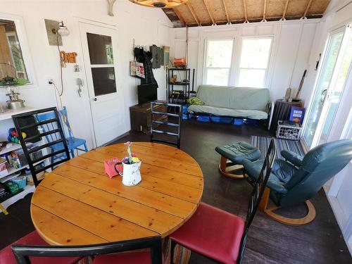 Cl4111 Winnipeg River, Kenora, ON - Indoor