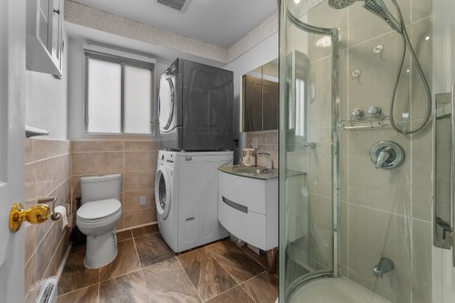 Salle de bains - 225 Rue De Montreux, Laval (Vimont), QC - Indoor Photo Showing Bathroom