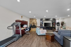 Family Room - 