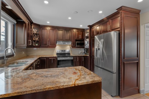 Cuisine - 225 Rue De Montreux, Laval (Vimont), QC - Indoor Photo Showing Kitchen With Double Sink