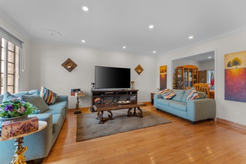 Salon - 225 Rue De Montreux, Laval (Vimont), QC - Indoor Photo Showing Living Room