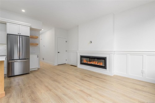 B-1044 Lazo Rd, Comox, BC - Indoor With Fireplace