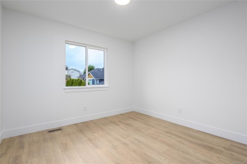B-1044 Lazo Rd, Comox, BC - Indoor Photo Showing Other Room