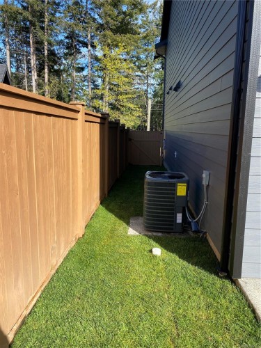 B-1044 Lazo Rd, Comox, BC - Outdoor