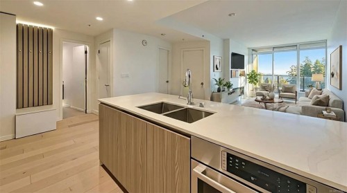 808-2000 Hannington Rd, Langford, BC - Indoor Photo Showing Kitchen With Double Sink