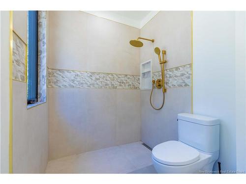 175 Robertson Rd, Lakeside, NB 