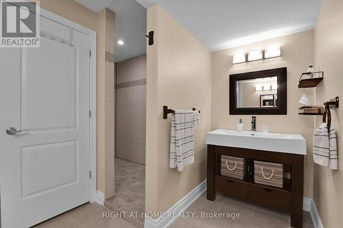 131 Issam Private, Ottawa, ON - Indoor Photo Showing Bathroom