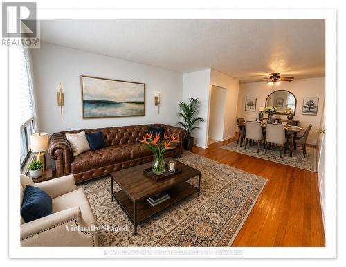 31 Daphne Crescent, Barrie, ON - Indoor Photo Showing Living Room