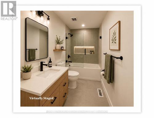 31 Daphne Crescent, Barrie, ON - Indoor Photo Showing Bathroom