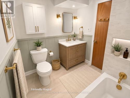 31 Daphne Crescent, Barrie, ON - Indoor Photo Showing Bathroom