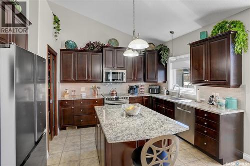 4839 Mazinke Crescent, Regina, SK - Indoor Photo Showing Kitchen