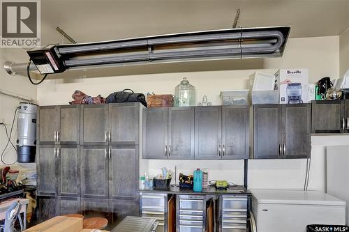 4839 Mazinke Crescent, Regina, SK - Indoor Photo Showing Kitchen