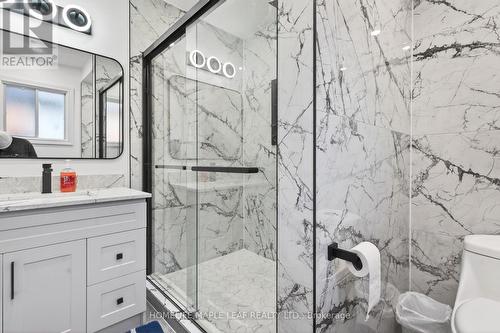 735 Constellation Drive, Mississauga, ON - Indoor Photo Showing Bathroom