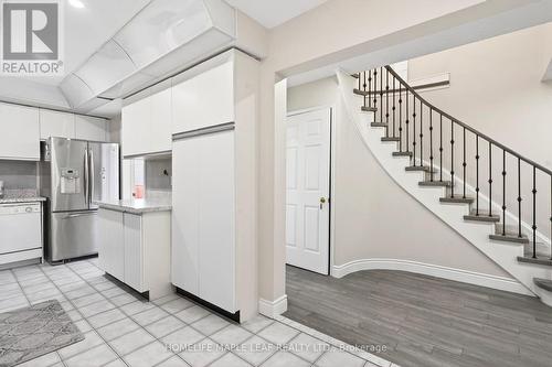 735 Constellation Drive, Mississauga, ON - Indoor Photo Showing Kitchen