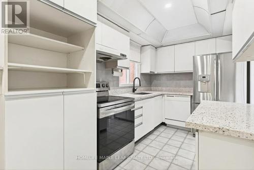 735 Constellation Drive, Mississauga, ON - Indoor Photo Showing Kitchen