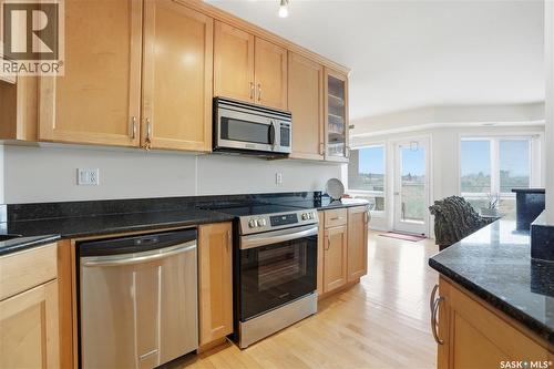 701 902 Spadina Crescent E, Saskatoon, SK - Indoor Photo Showing Kitchen