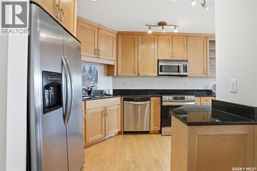 701 902 Spadina Crescent E, Saskatoon, SK - Indoor Photo Showing Kitchen