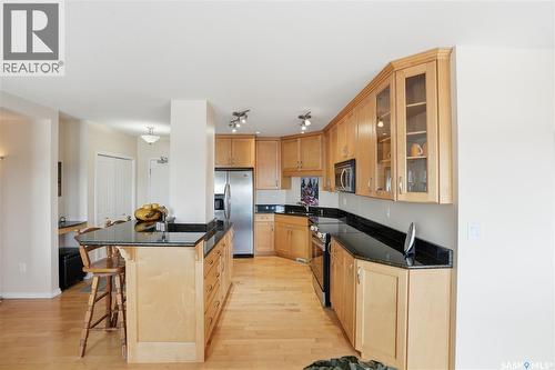 701 902 Spadina Crescent E, Saskatoon, SK - Indoor Photo Showing Kitchen