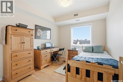 701 902 Spadina Crescent E, Saskatoon, SK - Indoor Photo Showing Bedroom