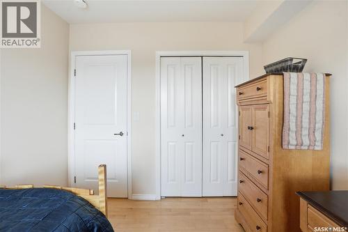 701 902 Spadina Crescent E, Saskatoon, SK - Indoor Photo Showing Bedroom