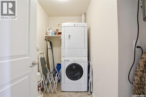 701 902 Spadina Crescent E, Saskatoon, SK - Indoor Photo Showing Laundry Room
